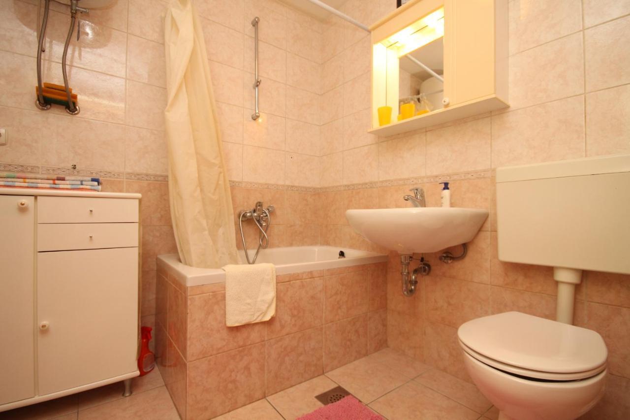 Apartments And Rooms With Parking Space Tucepi, Makarska - 6901 外观 照片